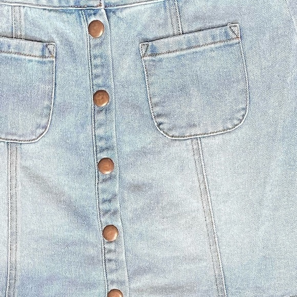 Brandy Melville Jean Button down Mini Acid Wash skirt A-Line Mini denim skirt - Picture 8 of 8